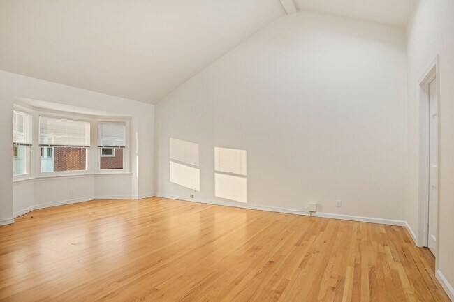 Building Photo - 52 Sherwood Pl