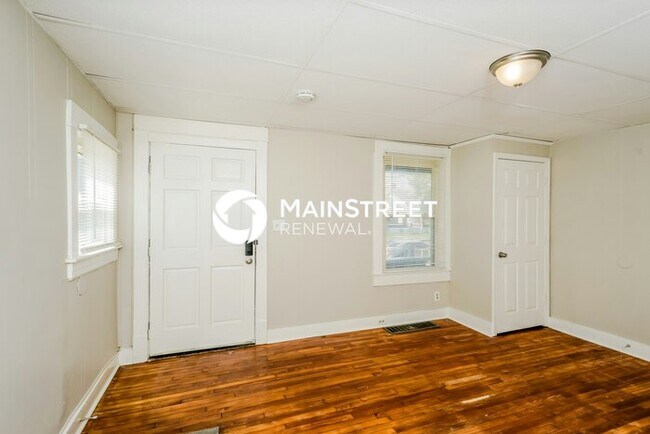 Building Photo - 3 Bedroom Pet-Friendly Home in Louisville,...
