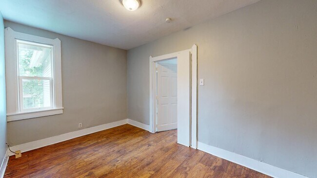 Building Photo - 3347 Seymour Ave