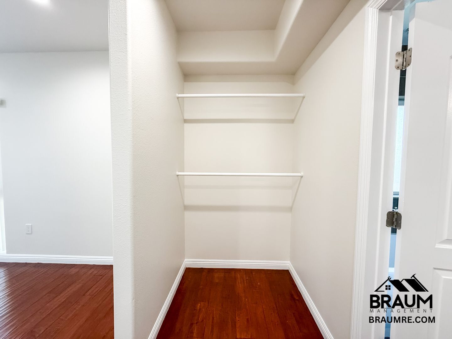 Building Photo - 332 S Virgil Ave