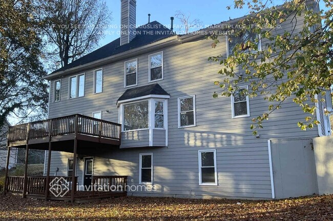 Building Photo - 1810 Collines Ave