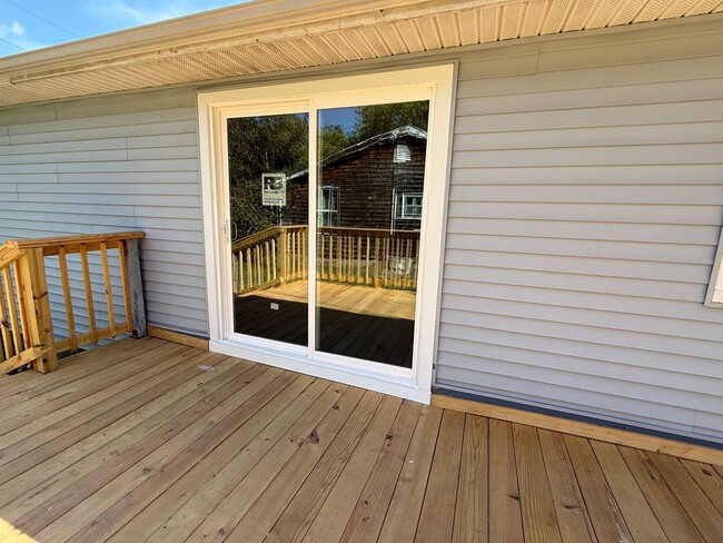 Building Photo - Beautiful 4 Bedroom 2 bathroom home for lease