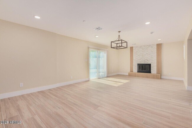 Building Photo - 2220 N 66th St