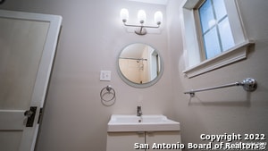 Building Photo - 130 E Norwood Ct