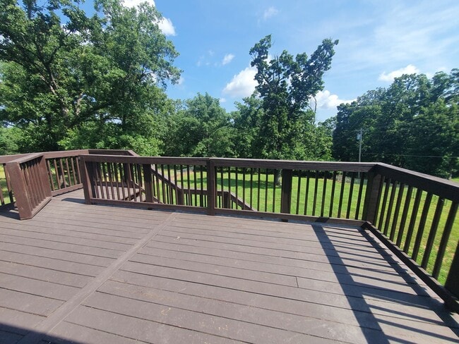 Building Photo - Great home with a fence