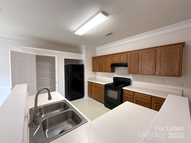 Building Photo - 2807 Forest Grove Ct