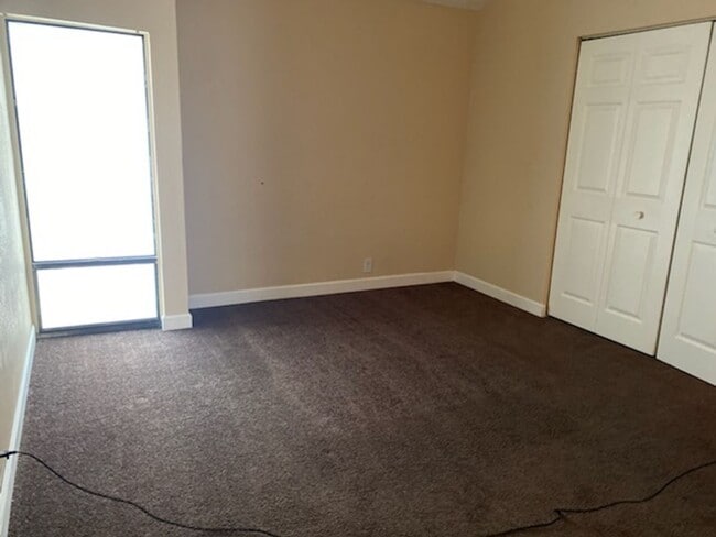 Building Photo - Bartow - One bedroom one bath - Upstairs Unit