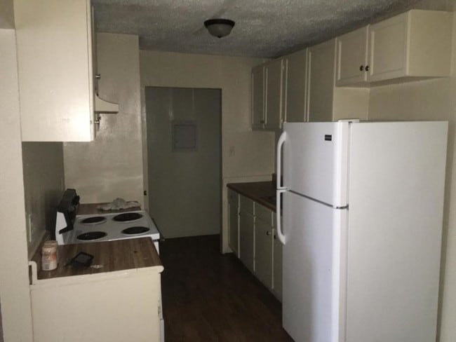 Building Photo - 8156 Skysail Ave