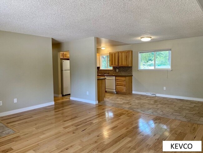 Building Photo - Remodeled Home With Huge Backyard