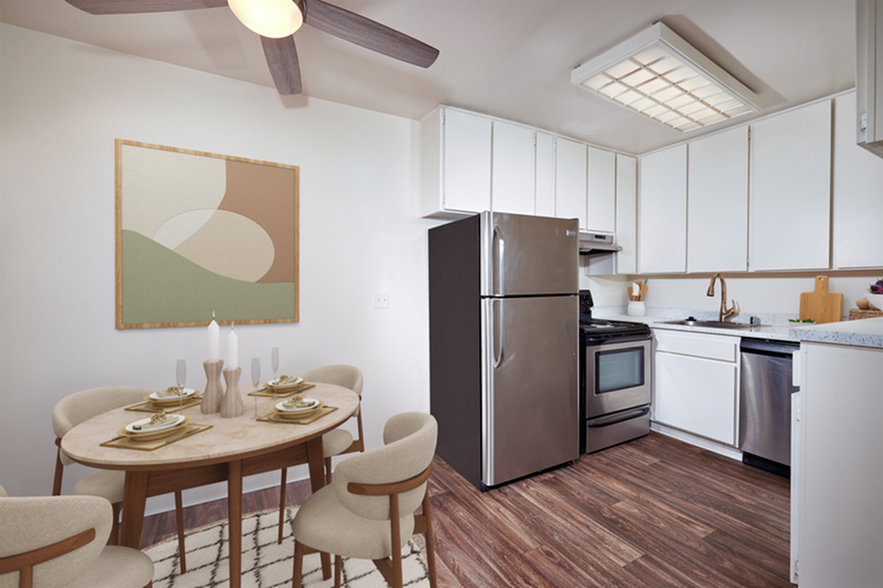 Primary Photo - Mellmanor Apartments