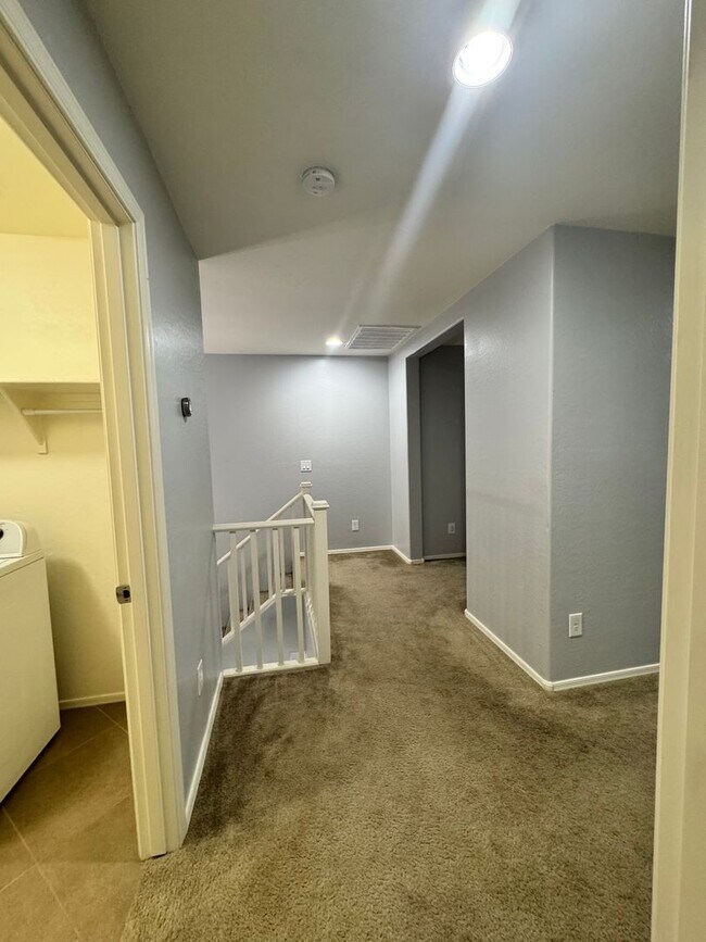 Building Photo - 4 BEDROOM HOME IN COLDWATER RANCH