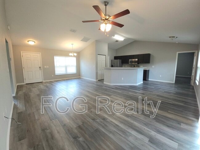 Building Photo - 525 Marion Oaks Ln