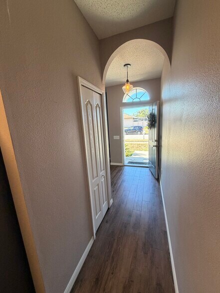 Building Photo - 4815 Pennecott Way