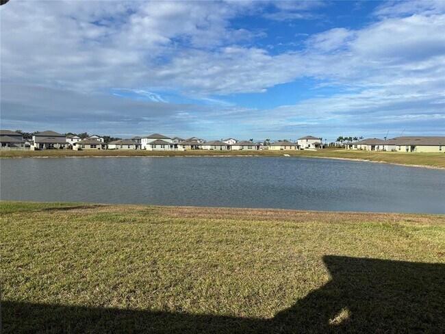 Building Photo - 8823 Sunset Pk Trl S