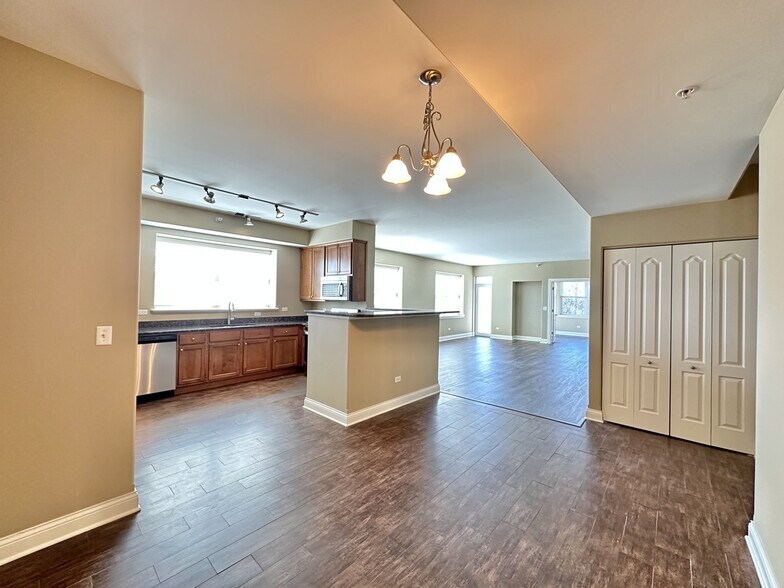 Building Photo - 2 Itasca Place