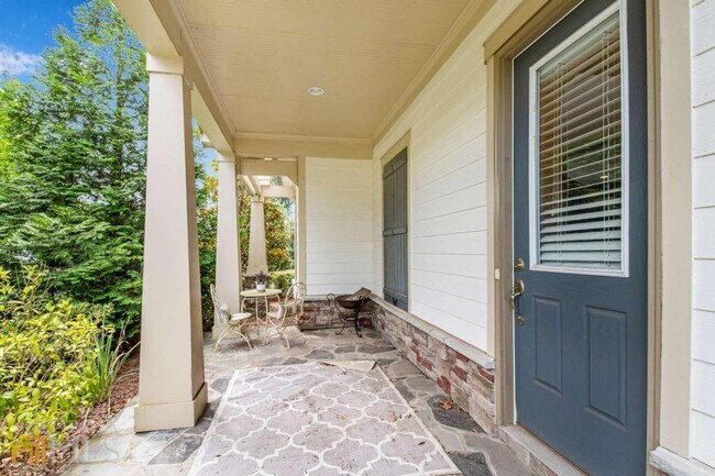 Building Photo - 600 Thornhill Ln