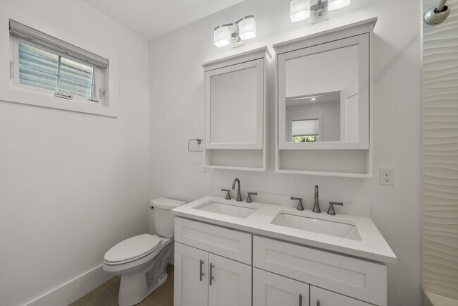 Building Photo - 36 Trull St