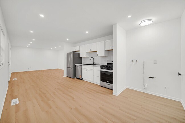 Building Photo - 3 Bedroom 1 Bathroom House for Rent!