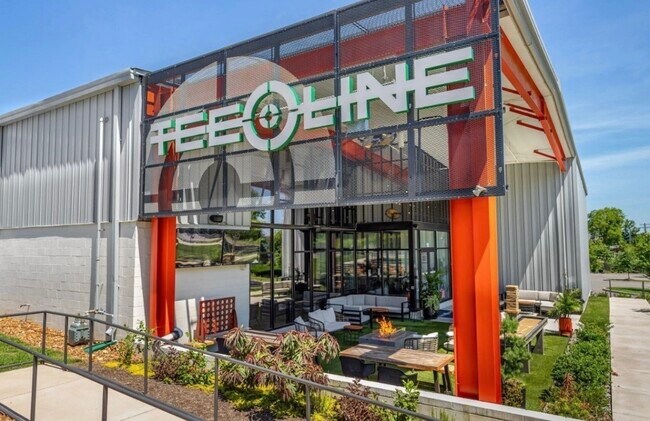 Building Photo - 611 Vernon Ave