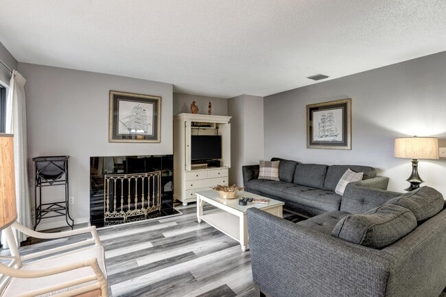 Building Photo - 290 Sandestin Blvd W