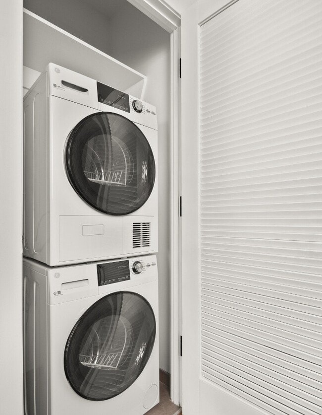 Building Photo - 220 Ventura Ave