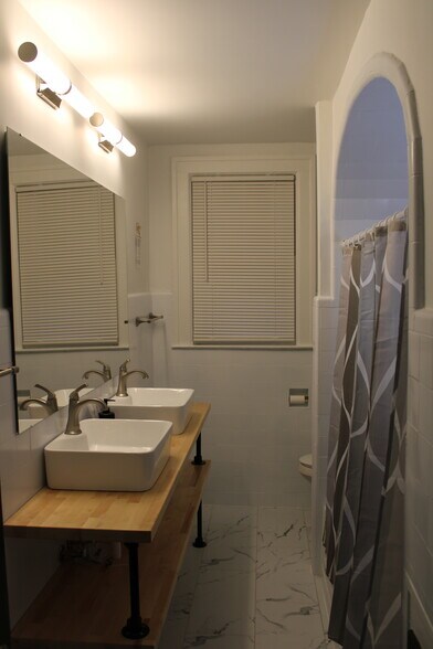 Building Photo - 298 Josephine St