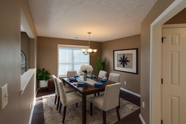 Building Photo - $250 OFF Move-In Rents Special!