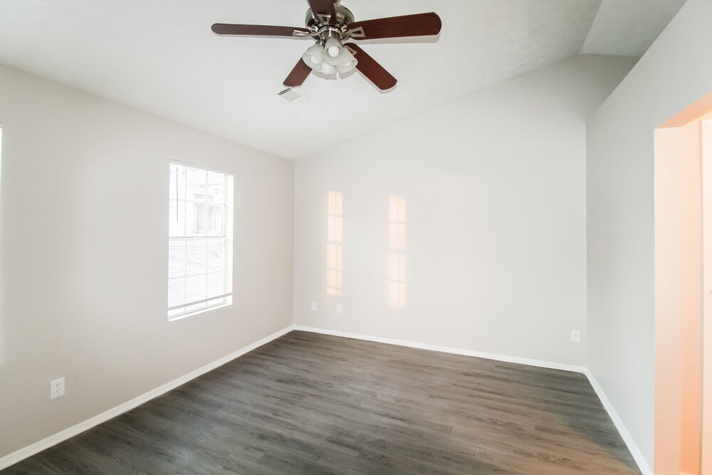 Building Photo - 7115 Chestnut Ln