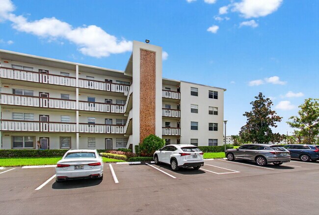 Building Photo - 3038 Hythe A