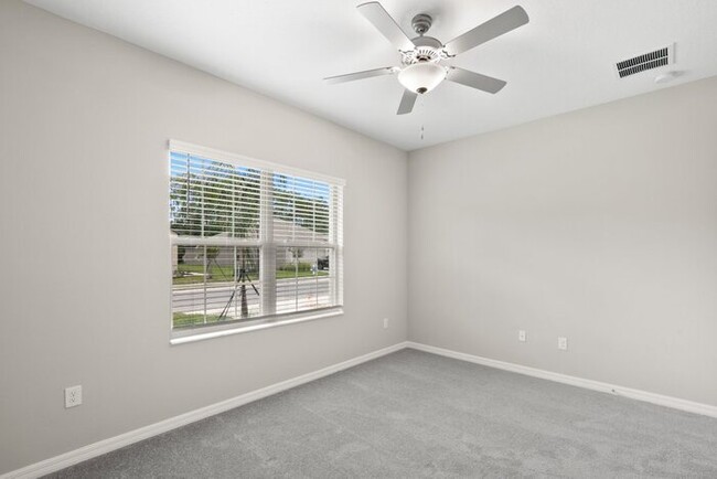 Building Photo - Like New Home For Rent in Lakeside!