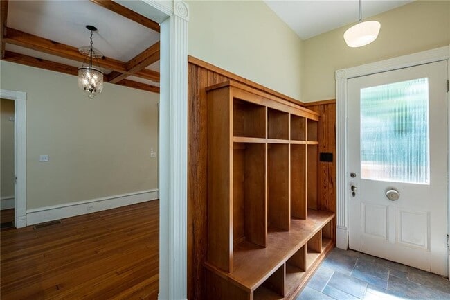 Building Photo - 765 Woodland Ave SE