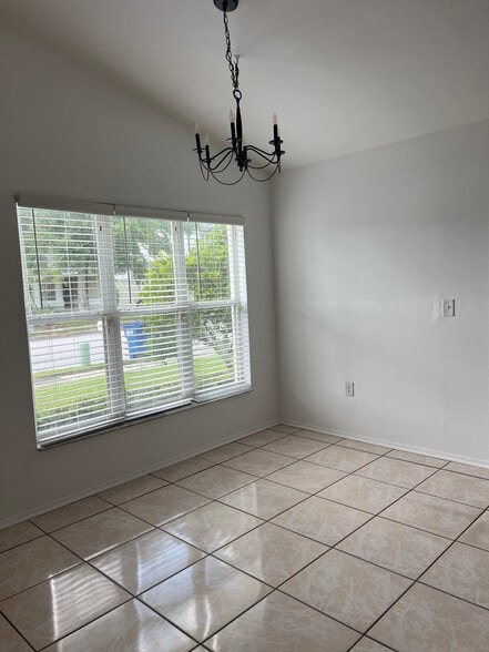 Dining Room - 779 West Lyman Avenue