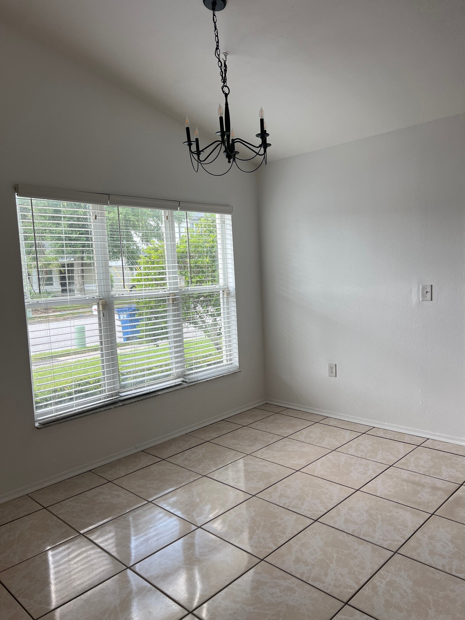 Dining Room - 779 West Lyman Avenue