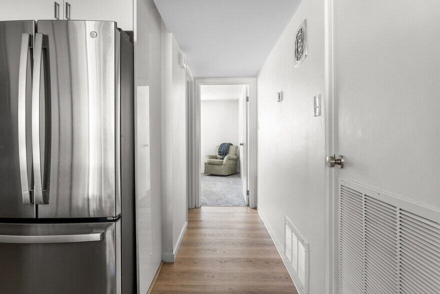 Building Photo - 1150 Deer Valley Dr