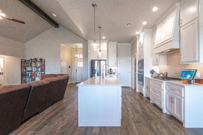 Building Photo - 2244 E Kellan Ct Terrace