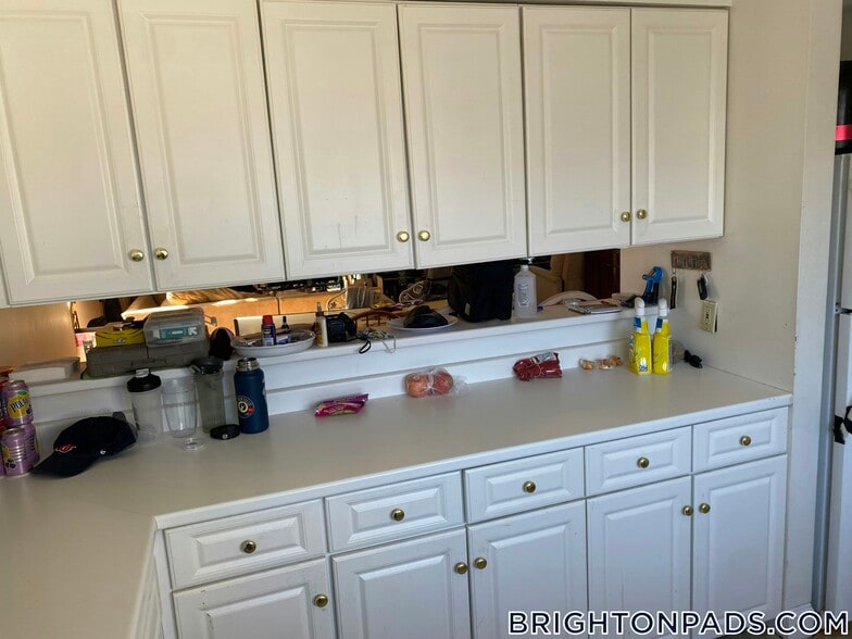 Building Photo - 8 Glencoe St