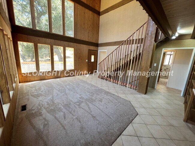 Building Photo - AVAILABLE MAY - Large 4 Bedroom / 3 Bathroom Home in Santa Margarita