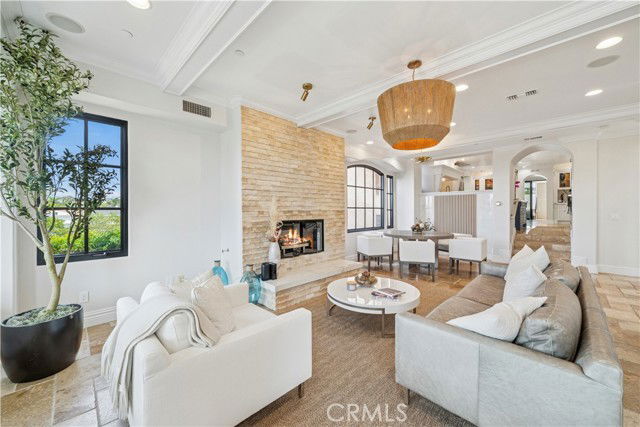 Building Photo - 312 Carnation Ave