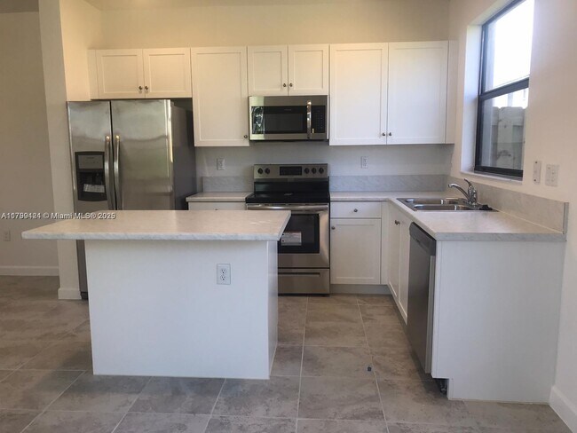 Building Photo - 11339 SW 250th Terrace
