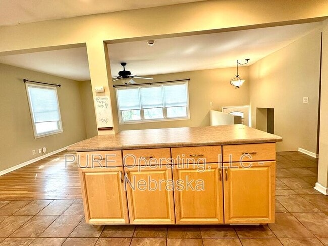 Building Photo - 5851 S 51st St