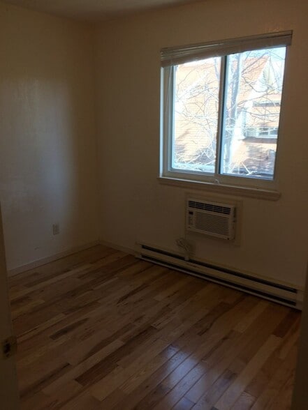 Building Photo - 1504 Pine St