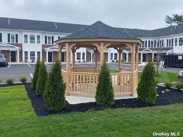 Building Photo - 221 Eastview Dr