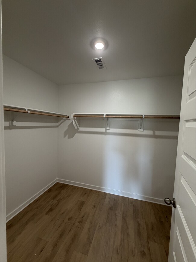 Building Photo - 562 Arizona St