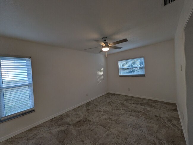 Building Photo - Nice 2/2 duplex in Crystal River
