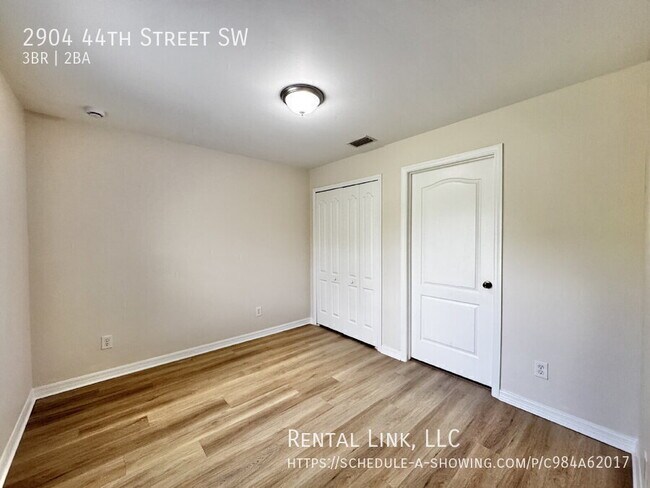 Building Photo - 2904 44th St SW