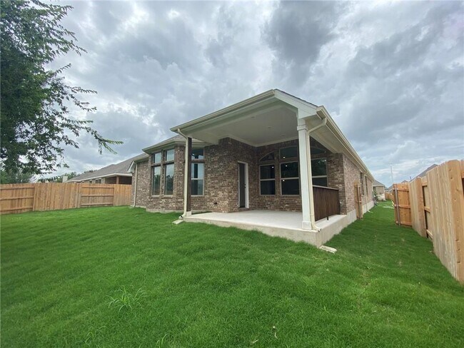 Building Photo - 712 Clear Spring Ln