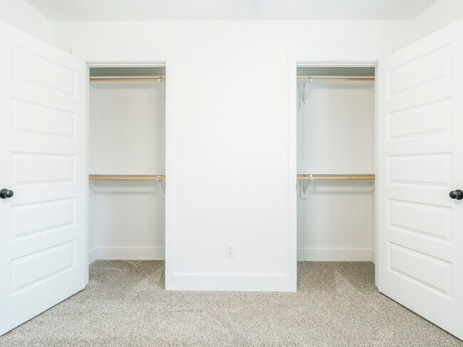 Building Photo - 1440 Emmerson St