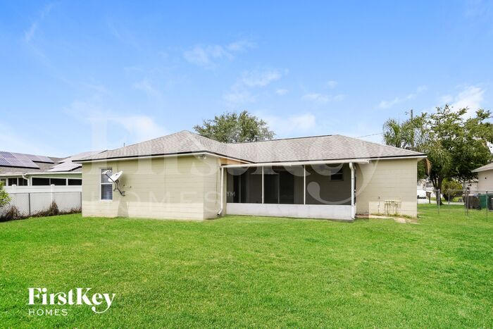 Building Photo - 1165 St Tropez Ct