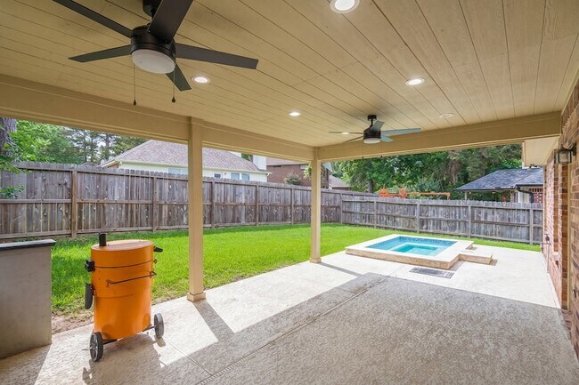 Building Photo - 13302 Hidden Valley Dr