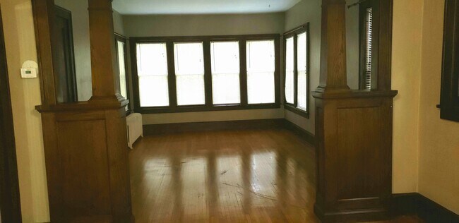 Building Photo - 3304 Emerson Ave S
